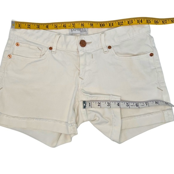Express (Size 4 - EUC) White Denim Cuffed Shorts - 4” Inseam - Picture 10 of 11